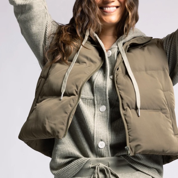 NWT Thread & Supply Issey Puffer Vest in Antique Bronze Green size S - Picture 1 of 7